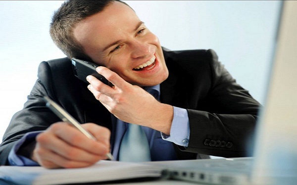 Luôn mỉm cười trong cuộc gọi là cách chốt sale qua điện thoại thành công