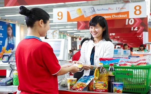 Phục vụ khách chu đáo là kỹ năng quan trọng trong bán hàng siêu thị