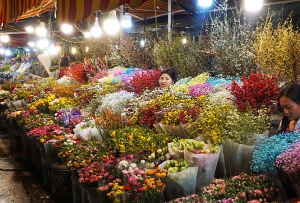 Mua hoa tươi tại chợ Hồ Thị Kỷ để có giá nhập tốt nhất