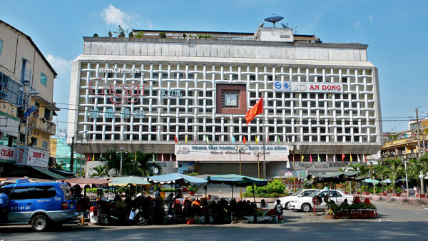 Chợ An Đông - nguồn lấy sỉ túi xách Quảng Châu tại TPHCM