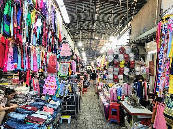 5 chợ đầu mối quần áo ở Sài Gòn cần phải biết nếu muốn bán hàng có lãi