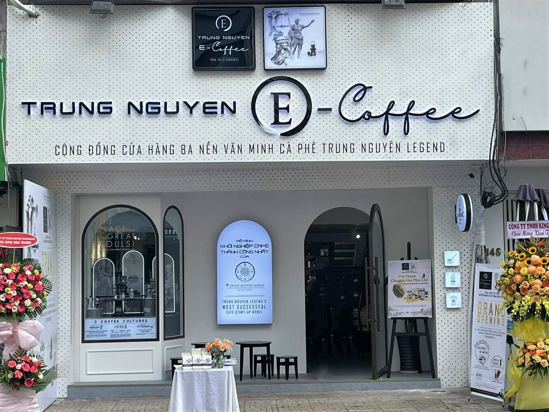 thuong-hieu-nhuong-quyen-e-coffee